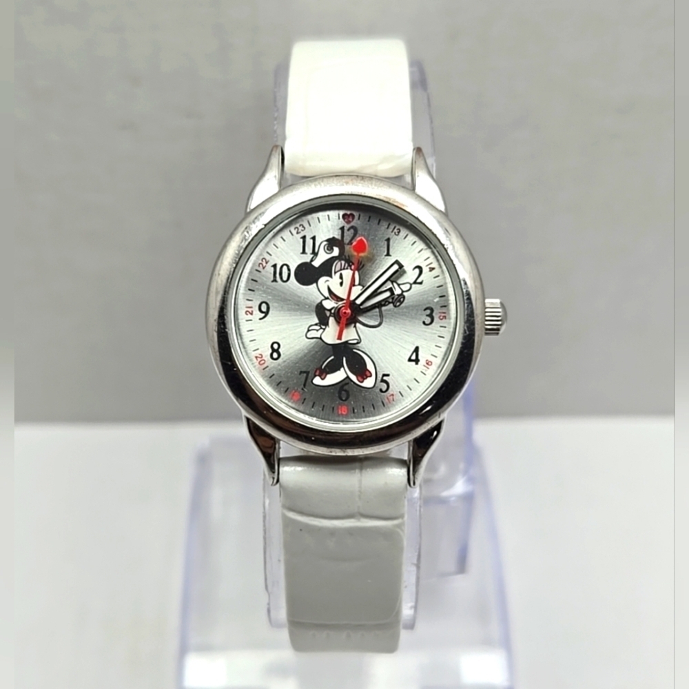 Womens Disney Minnie Mouse Nurse Watch White Silver Tone New Battery Classic